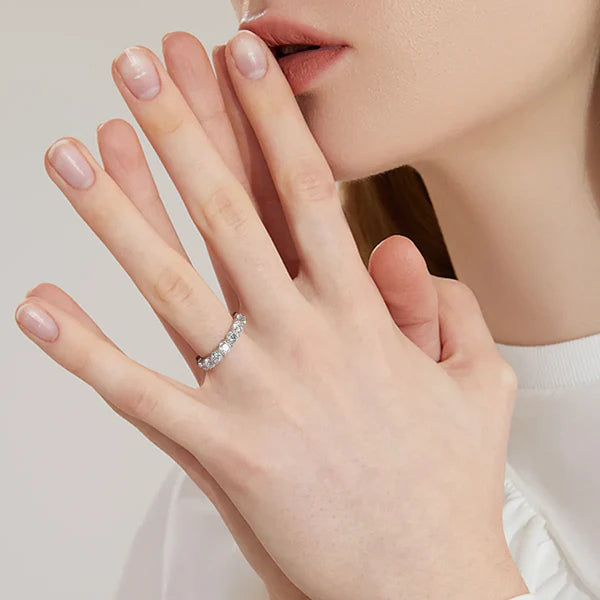 【 Official Brand Store 】Old money wind star pigeon egg diamond ring(🎄Christmas pre-sale discount⛄⛄)